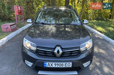 Хэтчбек Renault Sandero StepWay 2017 в 