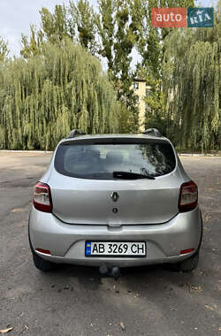 Внедорожник / Кроссовер Renault Sandero StepWay 2015 в 