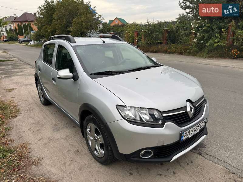 Внедорожник / Кроссовер Renault Sandero StepWay 2013 в 