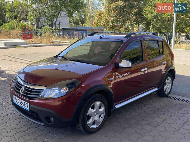 Renault Sandero StepWay 2013
