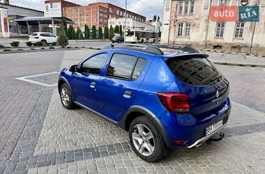 Хэтчбек Renault Sandero StepWay 2021 в 