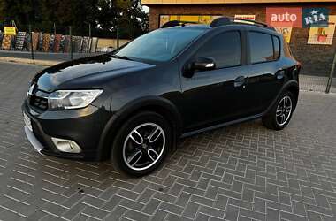 Хэтчбек Renault Sandero StepWay 2020 в 