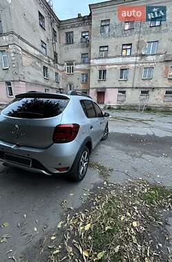 Хэтчбек Renault Sandero StepWay 2021 в 