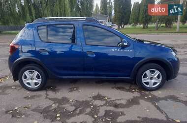 Хетчбек Renault Sandero StepWay 2016 в 
