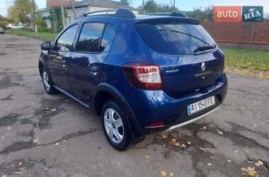 Хетчбек Renault Sandero StepWay 2016 в 