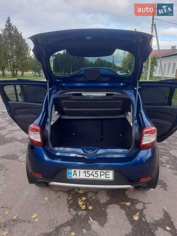 Хэтчбек Renault Sandero StepWay 2016 в Кролевце