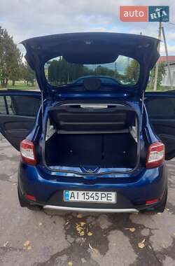 Хетчбек Renault Sandero StepWay 2016 в 