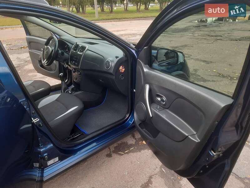 Хэтчбек Renault Sandero StepWay 2016 в Кролевце