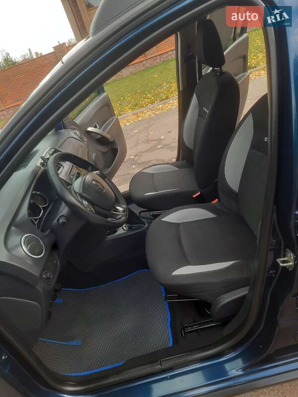 Хэтчбек Renault Sandero StepWay 2016 в Кролевце