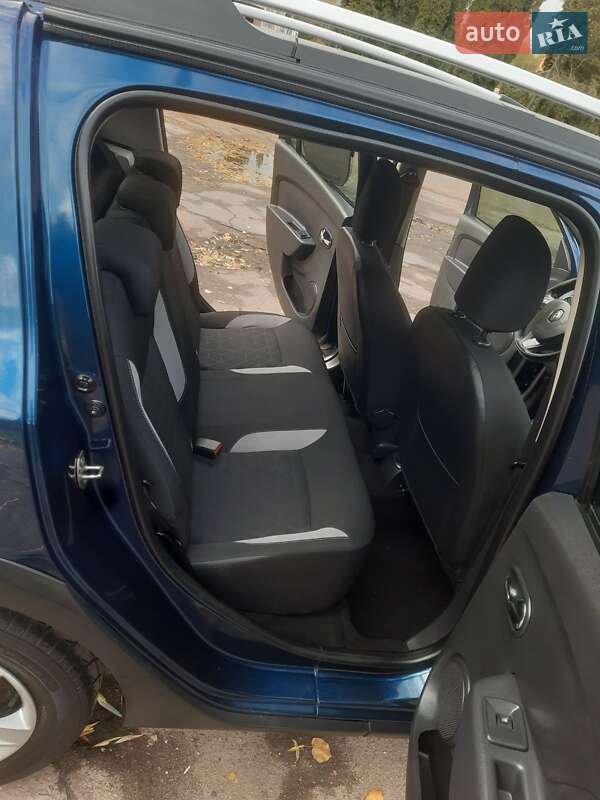 Хэтчбек Renault Sandero StepWay 2016 в Кролевце