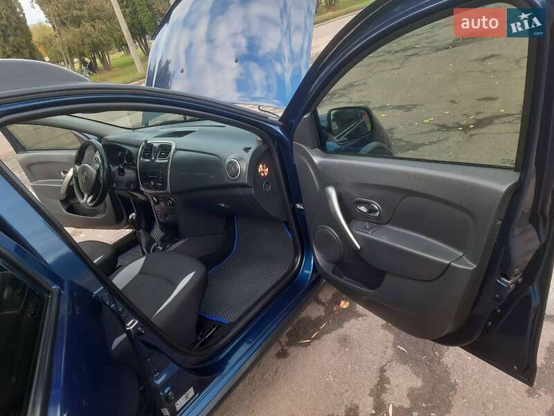 Хэтчбек Renault Sandero StepWay 2016 в Кролевце