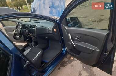 Хетчбек Renault Sandero StepWay 2016 в 