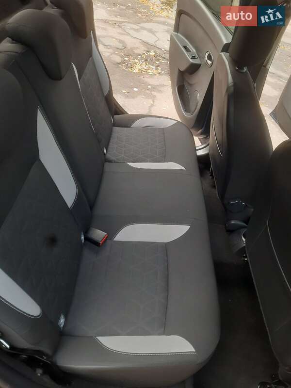 Хэтчбек Renault Sandero StepWay 2016 в Кролевце
