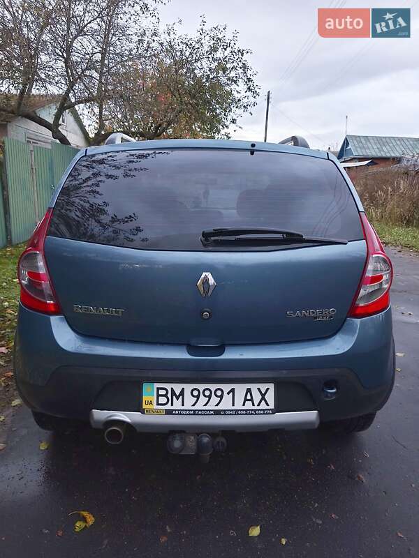 Внедорожник / Кроссовер Renault Sandero StepWay 2012 в Шостке