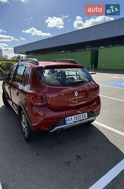 Хетчбек Renault Sandero StepWay 2019 в 