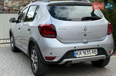Хэтчбек Renault Sandero StepWay 2019 в 
