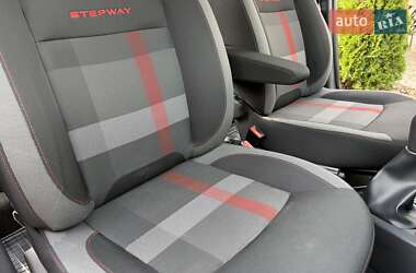 Хэтчбек Renault Sandero StepWay 2019 в 