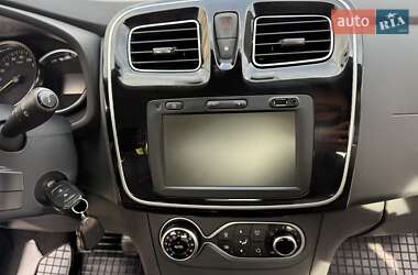 Хэтчбек Renault Sandero StepWay 2019 в 