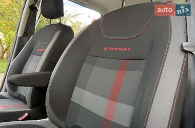 Хэтчбек Renault Sandero StepWay 2019 в 