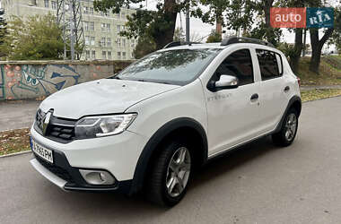Хэтчбек Renault Sandero StepWay 2020 в 