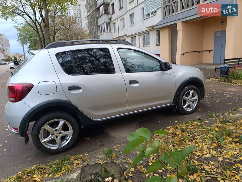 Хэтчбек Renault Sandero StepWay 2018 в Житомире фото 11 Хэтчбек Renault Sandero StepWay 2018 в Житомире
