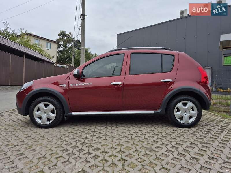 Внедорожник / Кроссовер Renault Sandero StepWay 2012 в Киеве