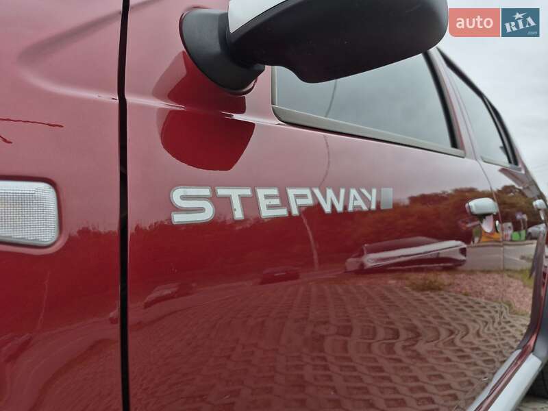 Внедорожник / Кроссовер Renault Sandero StepWay 2012 в Киеве