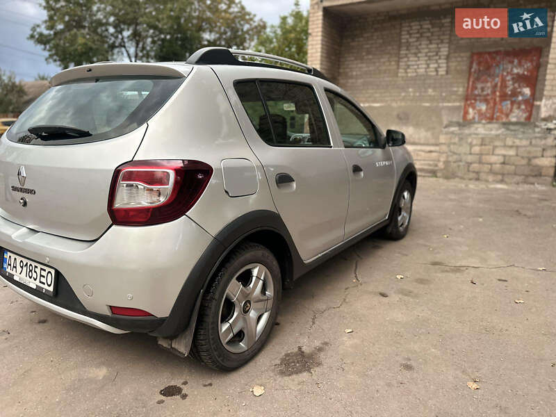 Позашляховик / Кросовер Renault Sandero StepWay 2013 в Кривому Розі фото 11 Позашляховик / Кросовер Renault Sandero StepWay 2013 в Кривому Розі