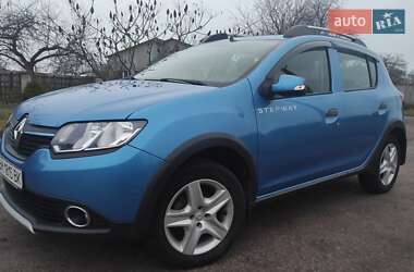 Внедорожник / Кроссовер Renault Sandero StepWay 2013 в Шостке