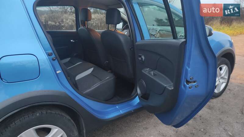 Позашляховик / Кросовер Renault Sandero StepWay 2013 в Шостці