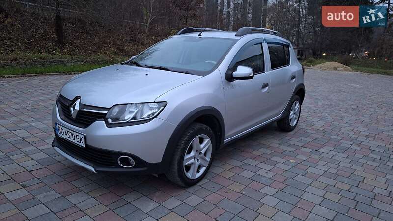 Хэтчбек Renault Sandero StepWay 2016 в Тернополе фото Хэтчбек Renault Sandero StepWay 2016 в Тернополе