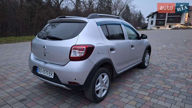 Хэтчбек Renault Sandero StepWay 2016 в Тернополе фото 5 Хэтчбек Renault Sandero StepWay 2016 в Тернополе