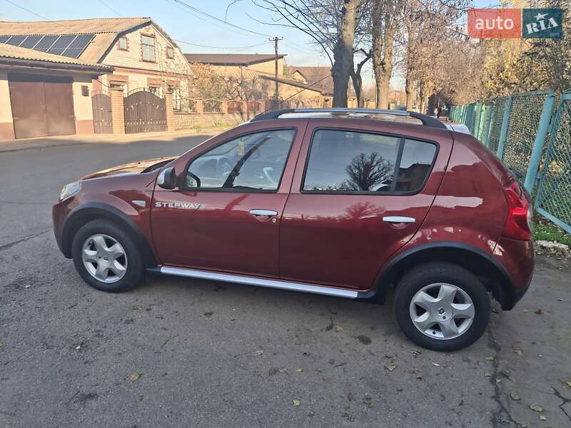 Внедорожник / Кроссовер Renault Sandero StepWay 2011 в Кривом Роге