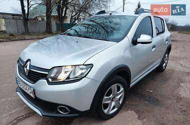Внедорожник / Кроссовер Renault Sandero StepWay 2015 в Кролевце