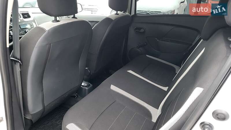 Хэтчбек Renault Sandero StepWay 2021 в Киеве фото 17 Хэтчбек Renault Sandero StepWay 2021 в Киеве