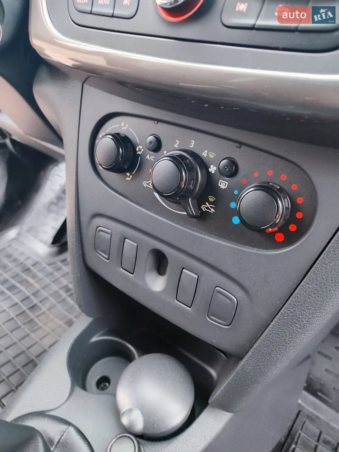 2015 Renault Sandero - мініатюра 15