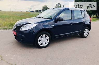 Хэтчбек Renault Sandero 2010 в Сумах