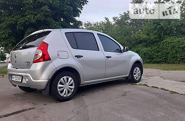 Хэтчбек Renault Sandero 2010 в Северодонецке