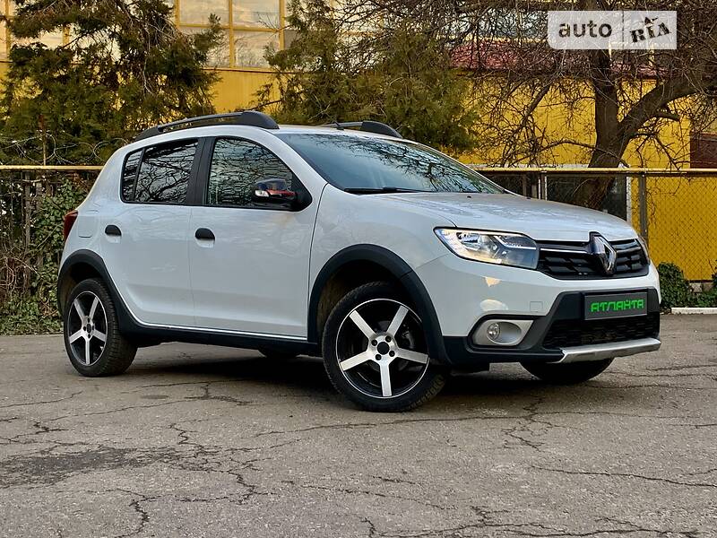 Внедорожник / Кроссовер Renault Sandero 2020 в Одессе