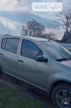 Хетчбек Renault Sandero 2012 в Яготині