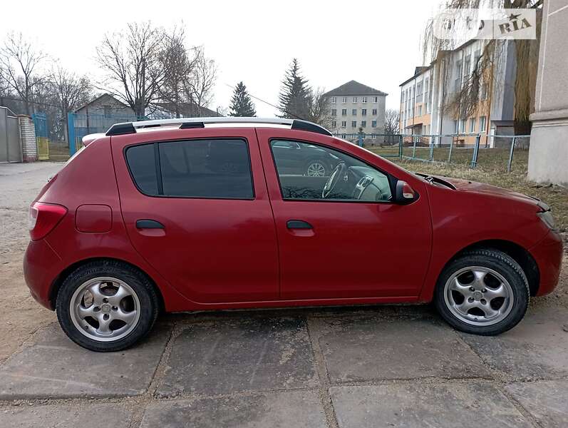 Хэтчбек Renault Sandero 2013 в Тернополе