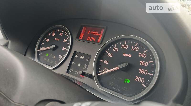 Хэтчбек Renault Sandero 2012 в Ахтырке