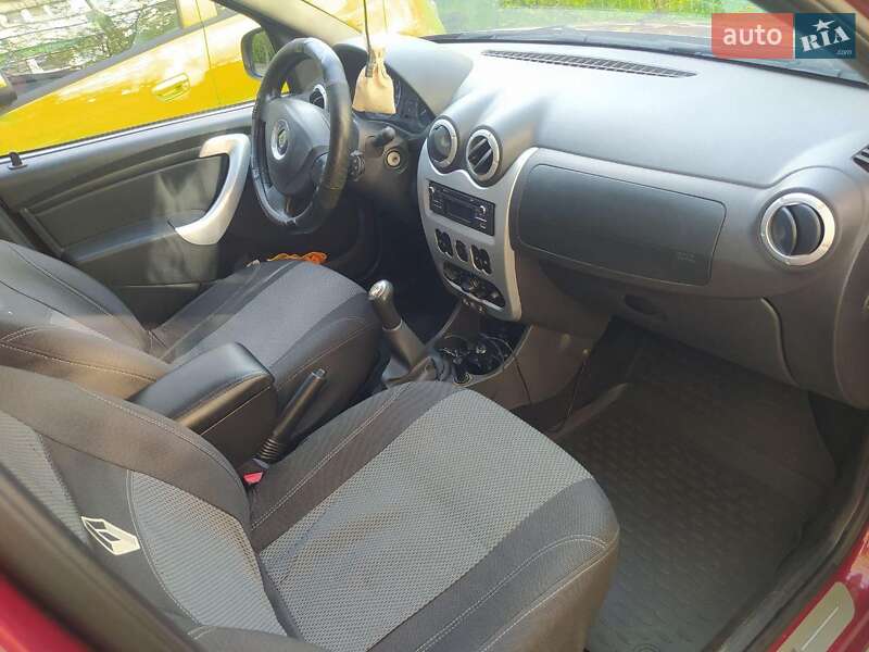 Хетчбек Renault Sandero 2012 в Краматорську