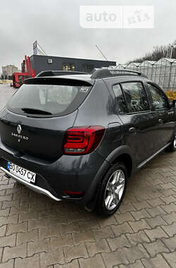 Хэтчбек Renault Sandero 2021 в 