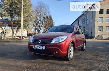 Хэтчбек Renault Sandero 2012 в Дубно