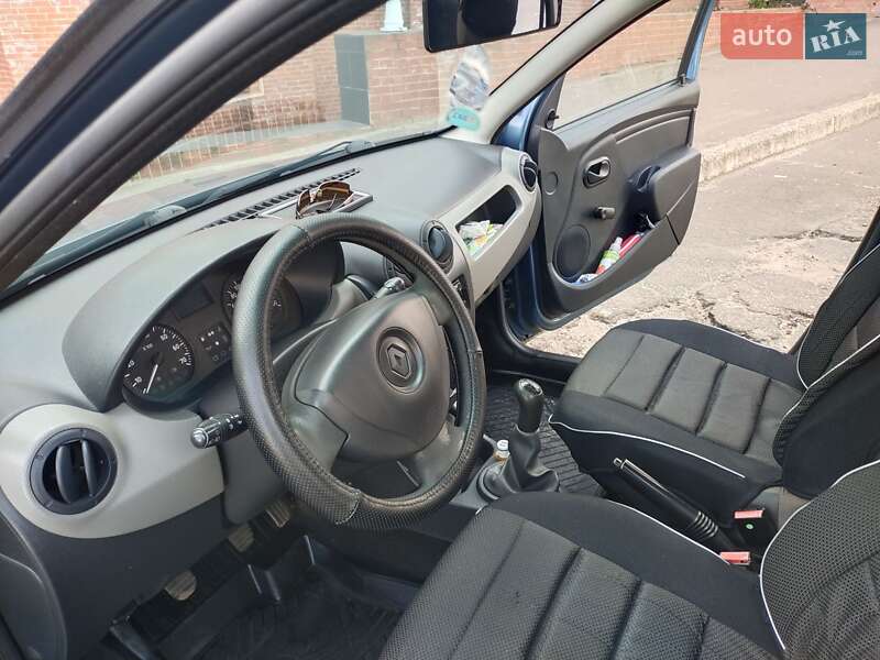 Хэтчбек Renault Sandero 2010 в Одессе