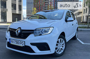 Хэтчбек Renault Sandero 2017 в Киеве