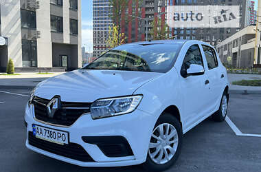 Хэтчбек Renault Sandero 2017 в Киеве