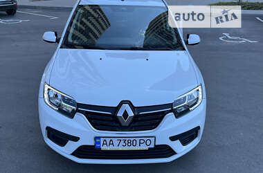 Хэтчбек Renault Sandero 2017 в Киеве