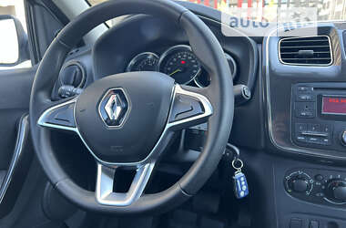 Хэтчбек Renault Sandero 2017 в Киеве